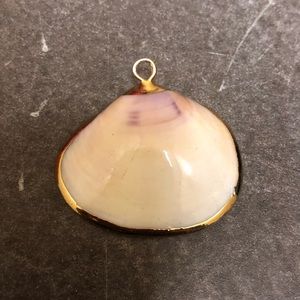 14k gold seashell pendant